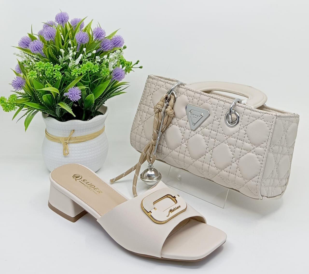 Elegant Croc-Embossed Design Trendy Slip-On Style
