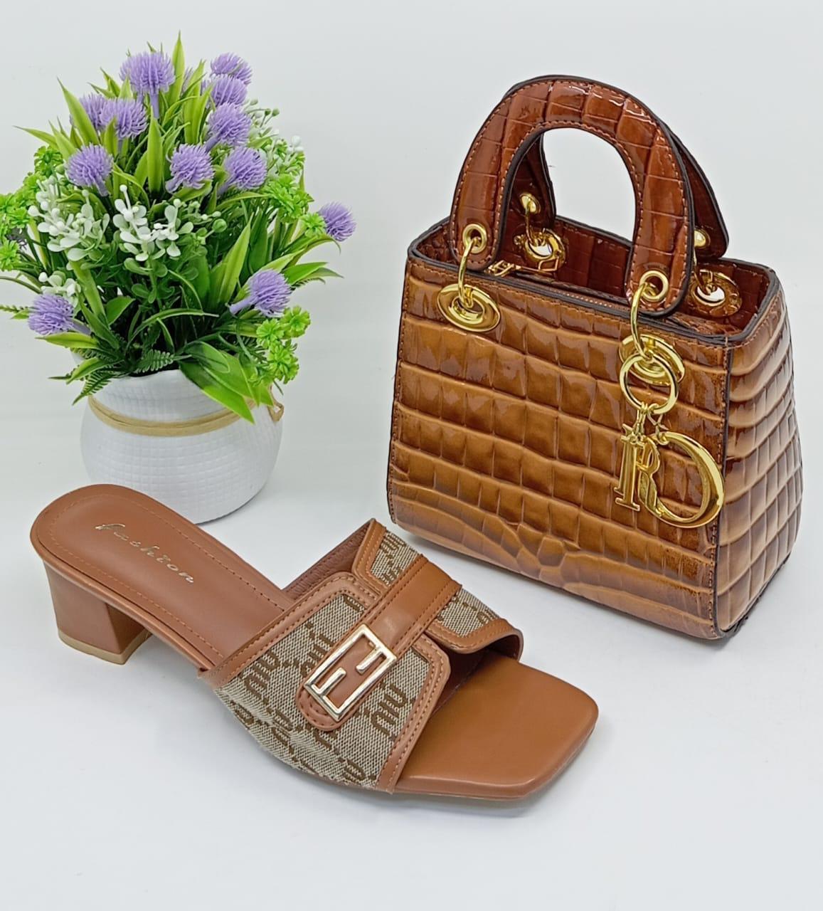 Elegant Croc-Embossed Design Trendy Slip-On Style