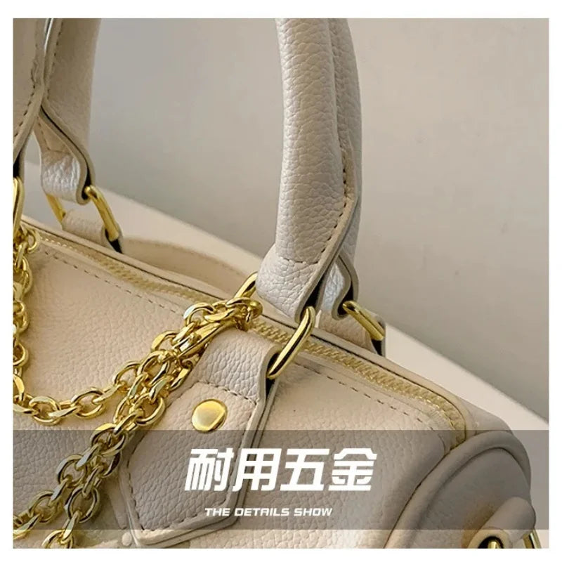 Women's Shoulder Bag Four Leaf Strawberry Diamond Pendant Chain Bag Fashion Crossbody Bag Underarm Bag