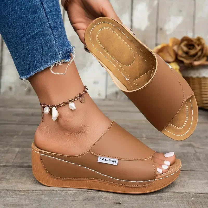 Women Wedge Slippers Summer 2025 New Fashion Slippers Open Toe Breathable Sandals Comfortable Buckle Woman Shoes Slides Women