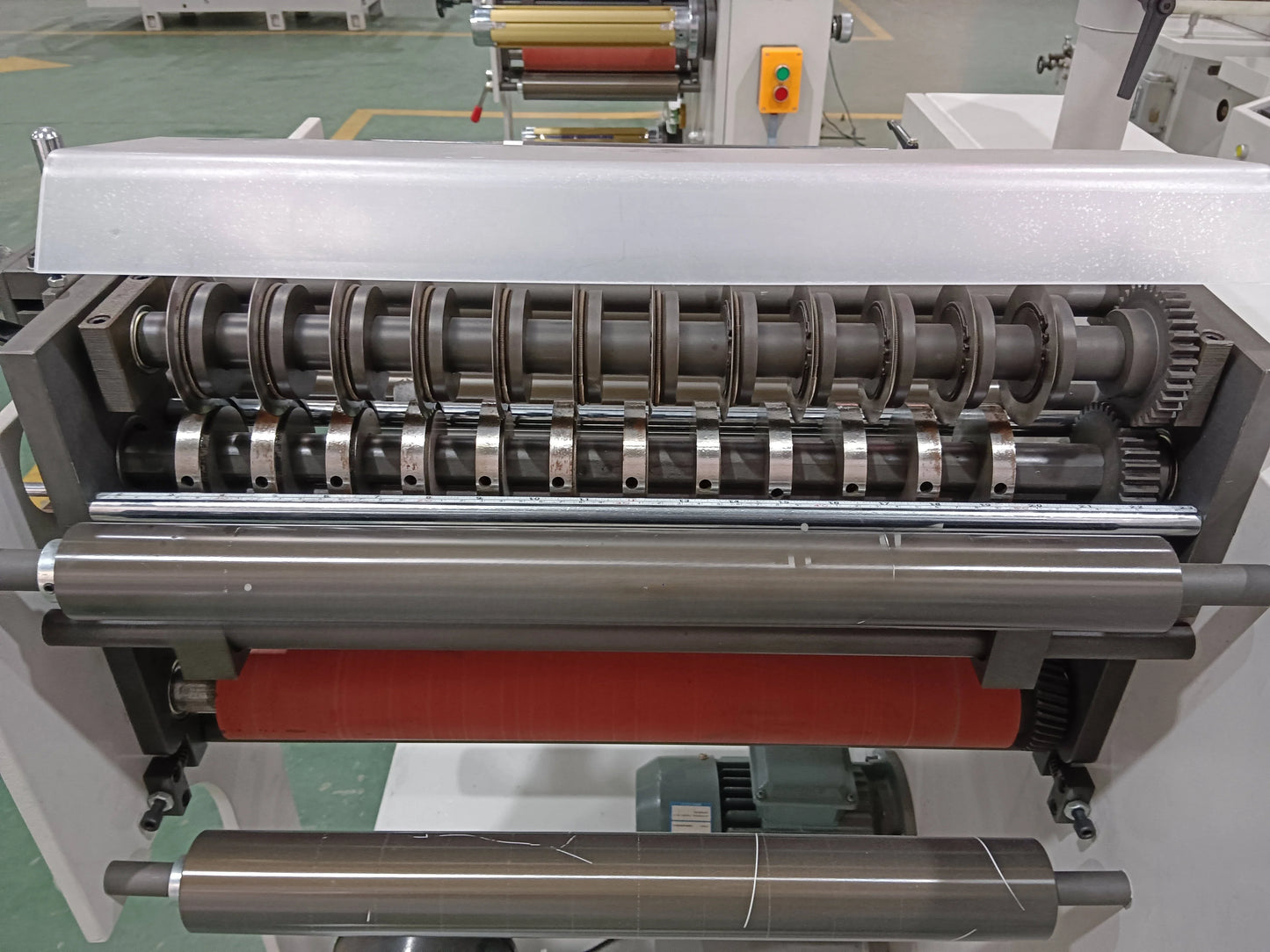 YG Hot Sale Multi Function Automatic Paper Rolls Slitter Rewinder Machine Thermal Self Adhesive Paper Rewinding Cutting Machine