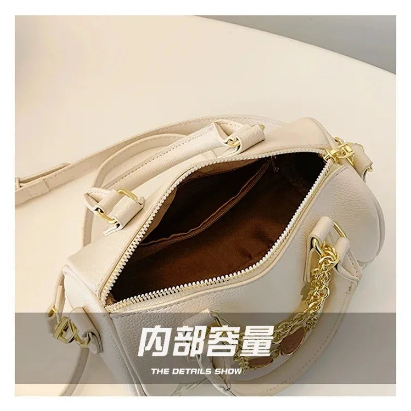 Women's Shoulder Bag Four Leaf Strawberry Diamond Pendant Chain Bag Fashion Crossbody Bag Underarm Bag