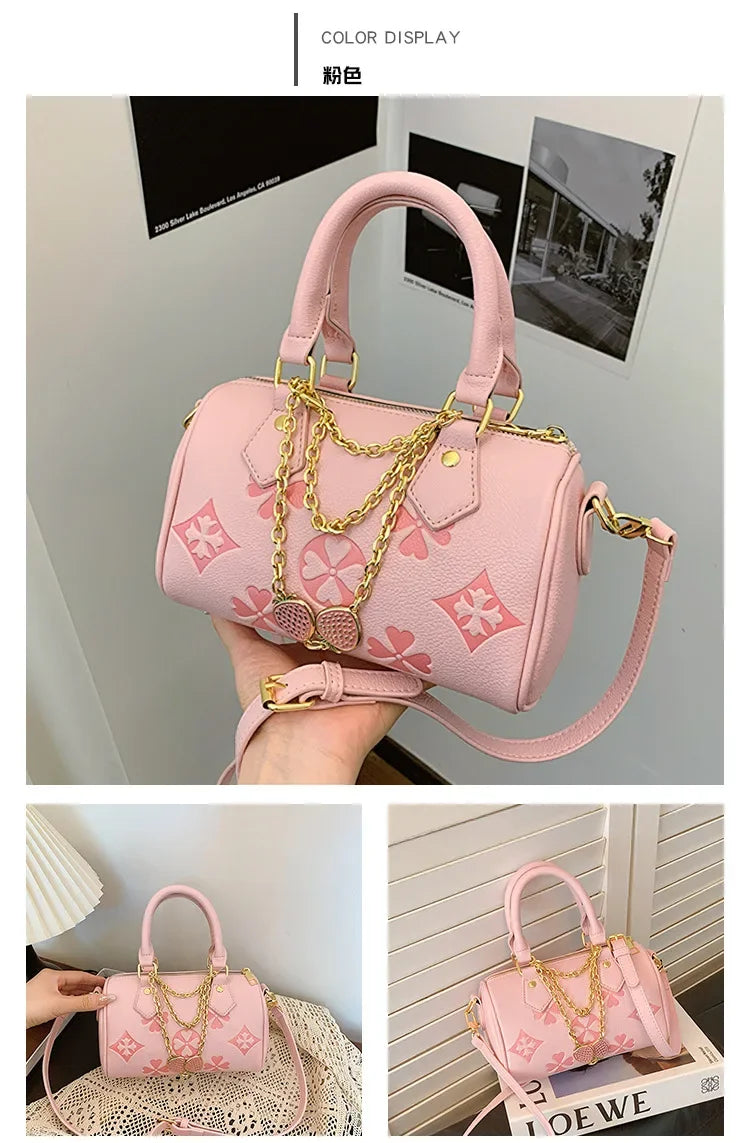 Women's Shoulder Bag Four Leaf Strawberry Diamond Pendant Chain Bag Fashion Crossbody Bag Underarm Bag