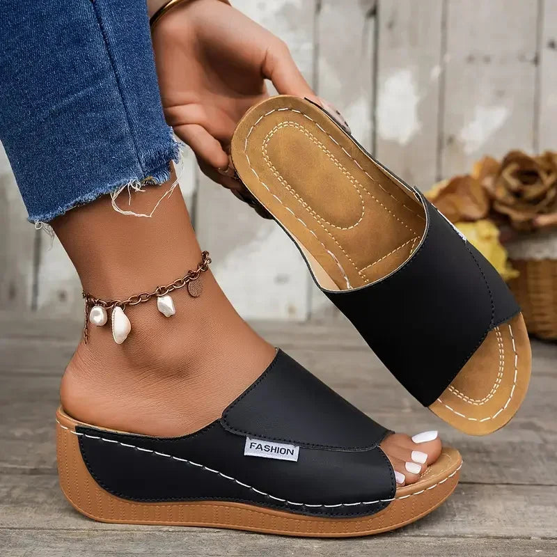 Women Wedge Slippers Summer 2025 New Fashion Slippers Open Toe Breathable Sandals Comfortable Buckle Woman Shoes Slides Women
