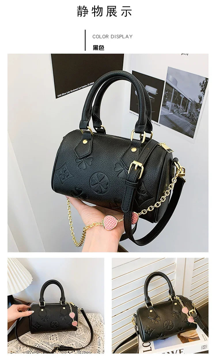 Women's Shoulder Bag Four Leaf Strawberry Diamond Pendant Chain Bag Fashion Crossbody Bag Underarm Bag